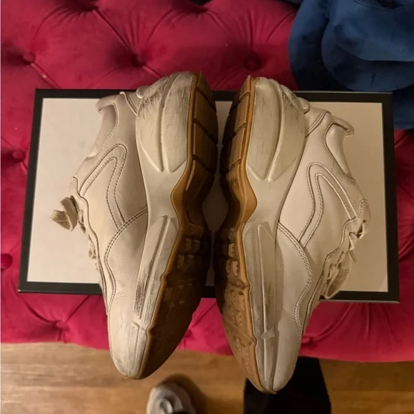 Gucci Black and Red Luxury Packaging - Picture 7 of 11